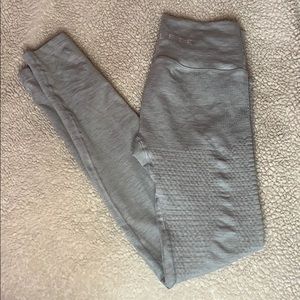 Alphalete halo leggings - cloud grey